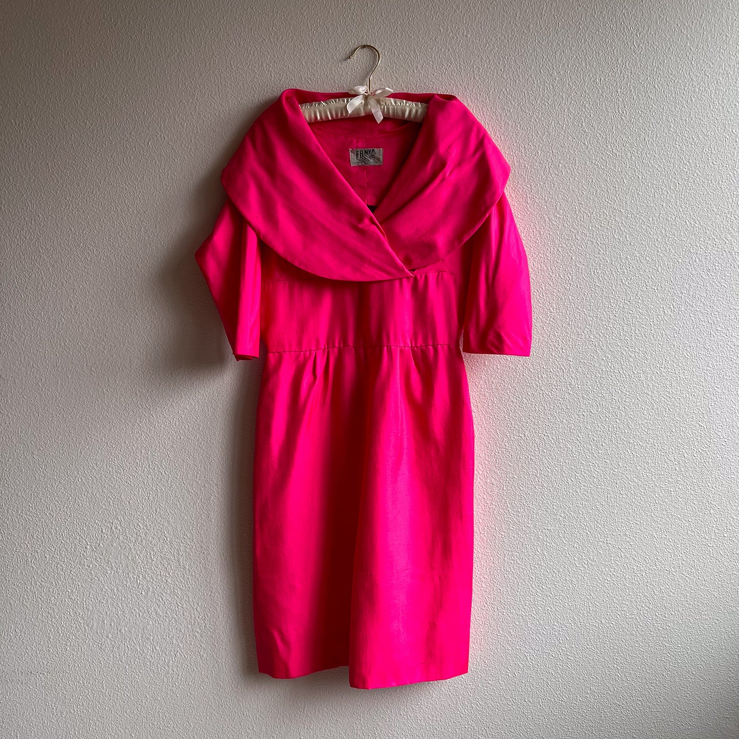 1960s Hot Pink Silk Dress With Shawl Collar (L/XL)