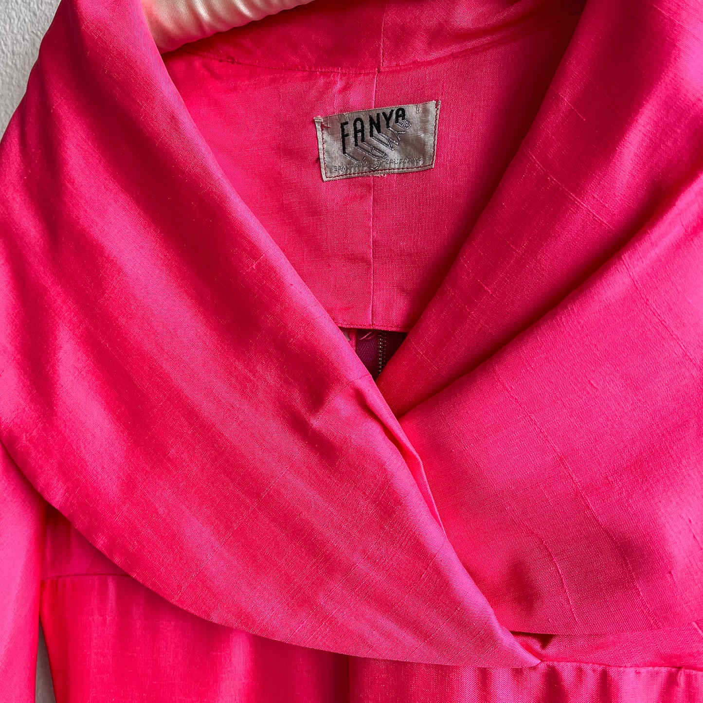 1960s Hot Pink Silk Dress With Shawl Collar (L/XL)