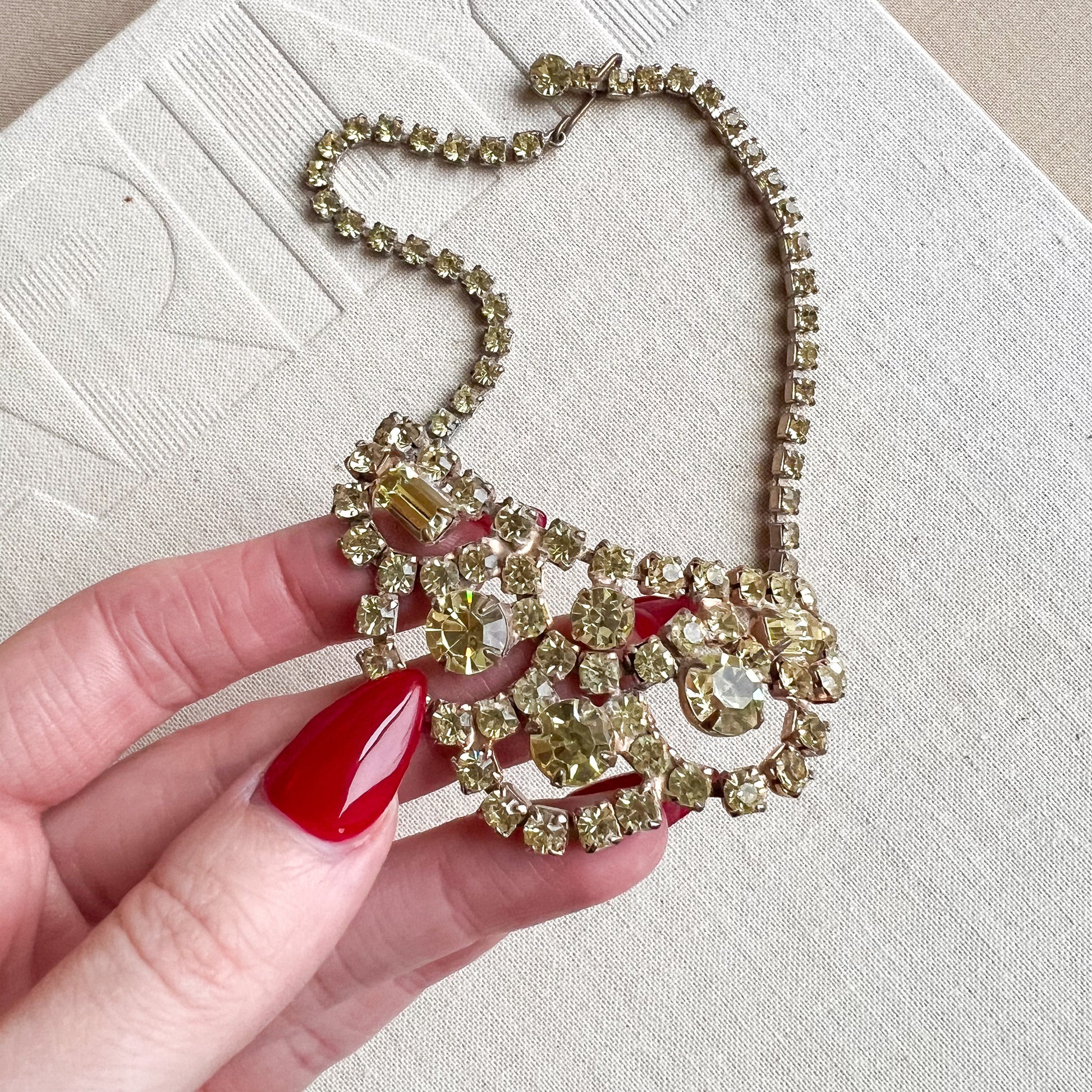 1950s Peridot Rhinestone Choker Necklace – Studio Gloria Vintage