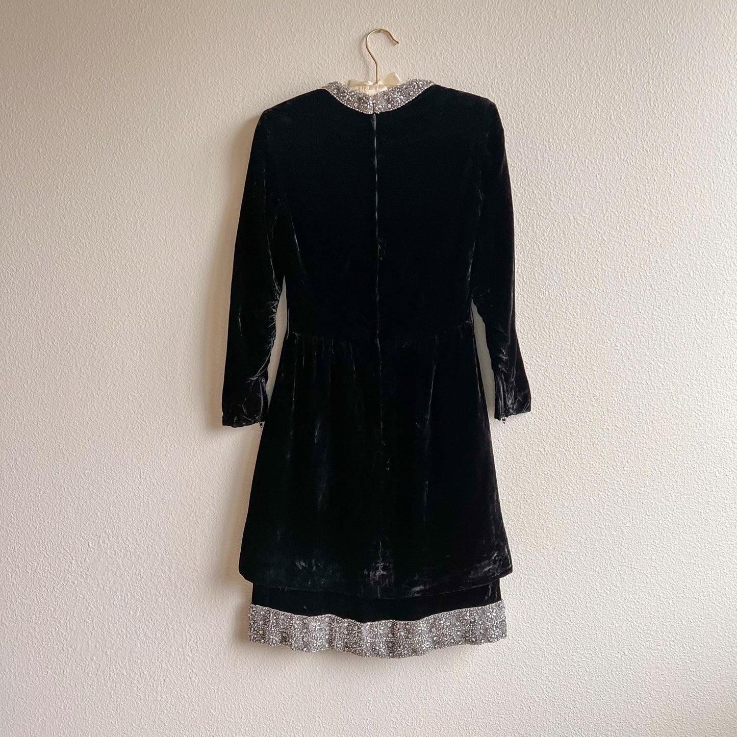 1960s Black Velvet Dress With Silver Embellishments (XS/S)