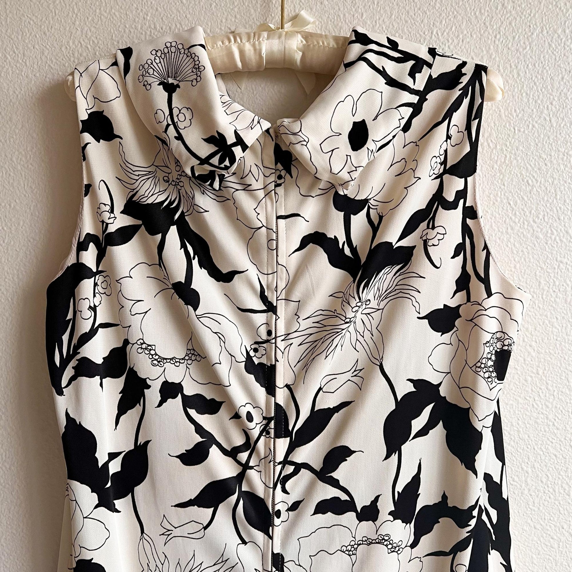 1960s Black and White Floral Print Mod Dress (L/XL) Studio Gloria Vintage 1960s Black and White Floral Print Mod Dress (L/XL) Studio Gloria Vintage