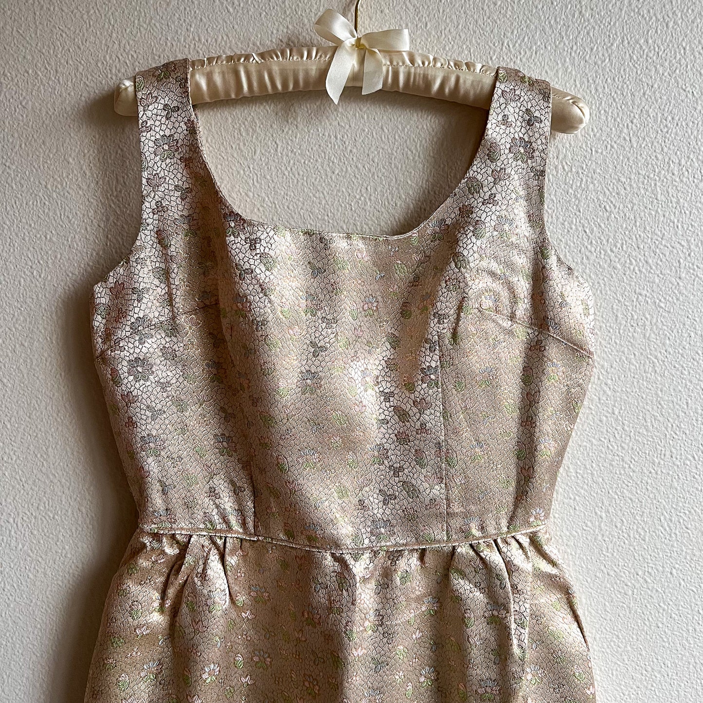 Charming 1960s Metallic Dainty Floral Party Dress (M)