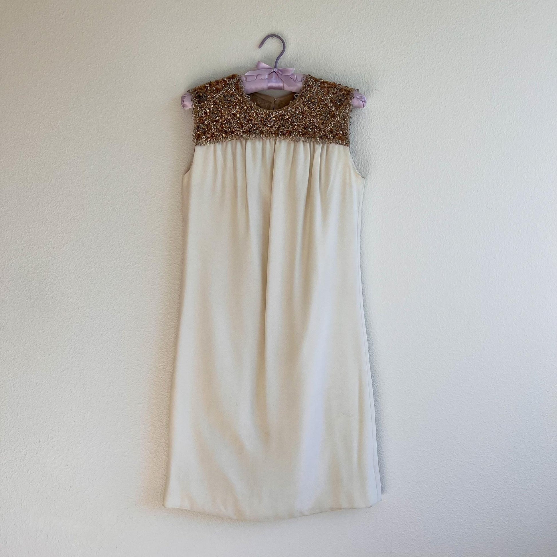 1960s White Shift Dress With Gold Beading (S/M) – Studio Gloria Vintage 1960s White Shift Dress With Gold Beading (S/M) – Studio Gloria Vintage