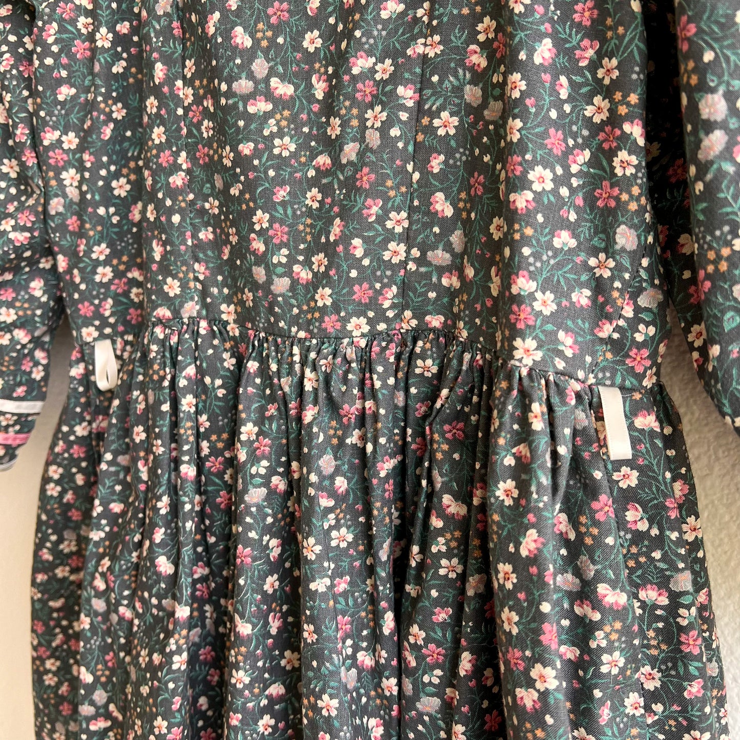 Charming 1970s Grey Floral Cotton Prairie Dress (XS)