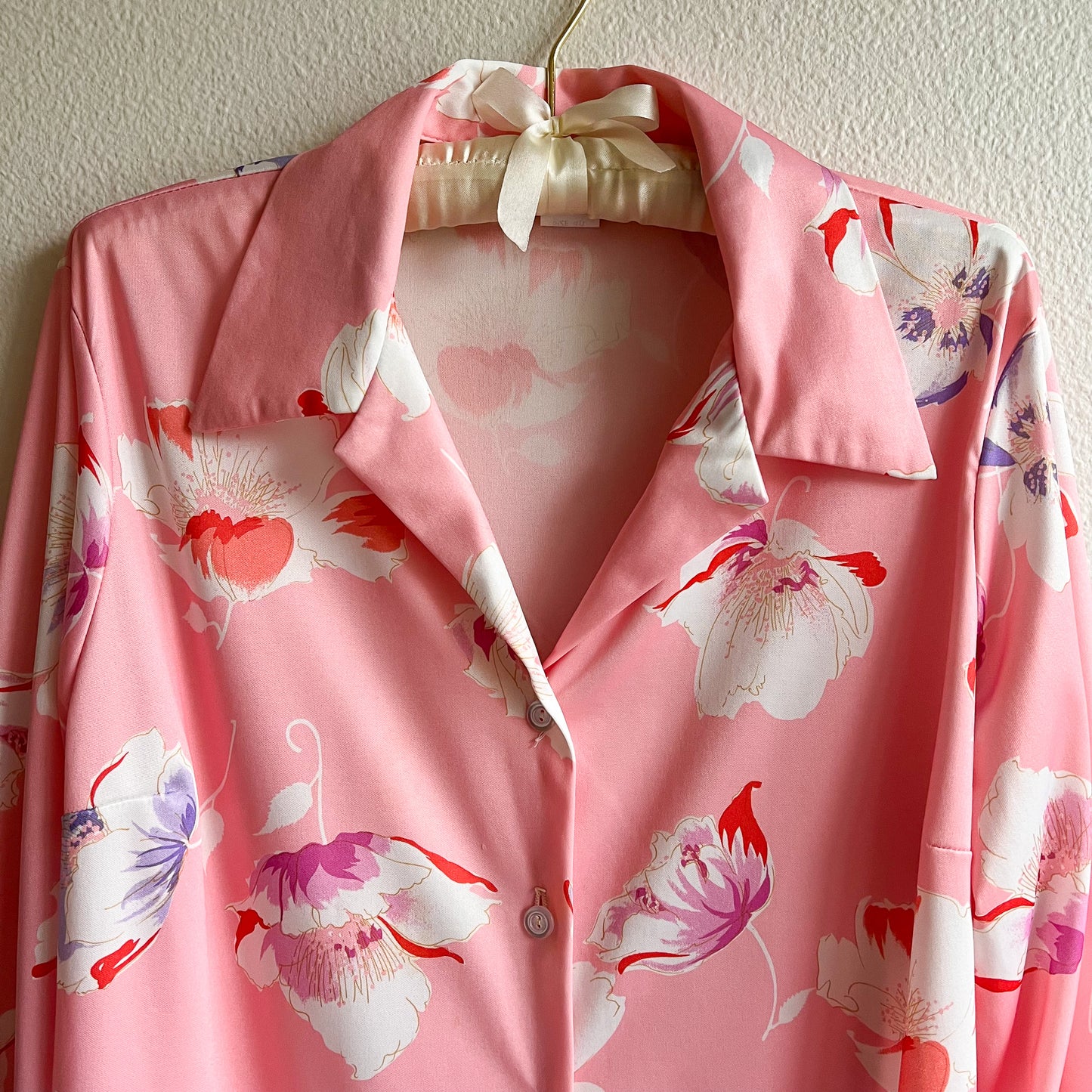 1970s Pink Floral Novelty Print Button Up (L/XL)