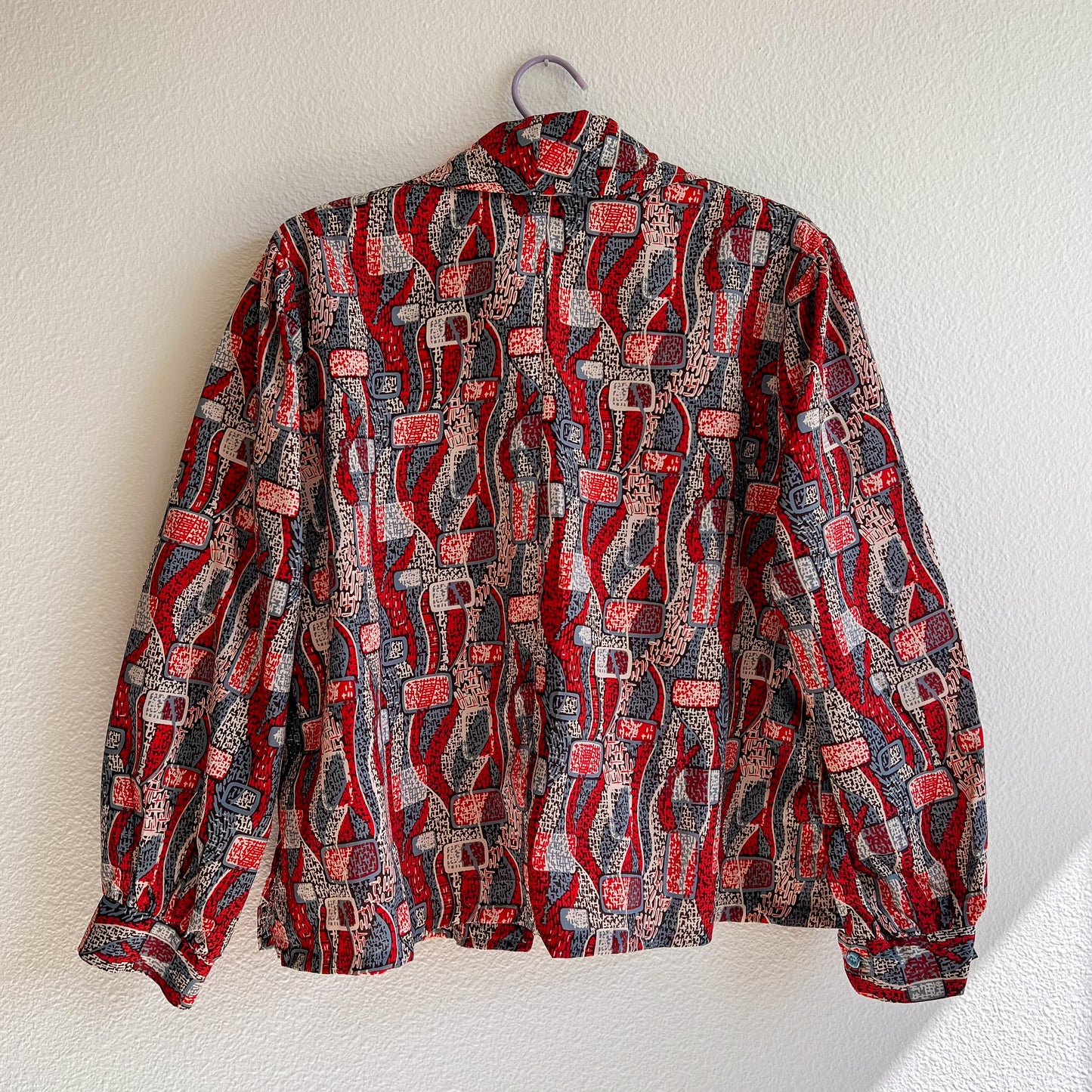 1970s Red Abstract Novelty Print Top (M/L)